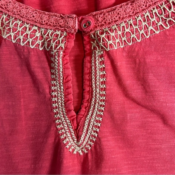 Eddie Bauer Women's Size M Soft Red Embroidered Keyhole Neck Short Sleeve Top - Picture 5 of 7